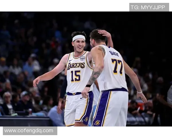 东契奇:里夫斯今天似乎并不想投篮 我不知道是为什么