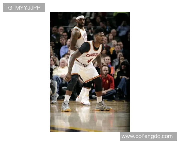 杜兰特再掀舆论风暴：暗讽当年在勇士的时候库里非老大，自封勇士核心引热议